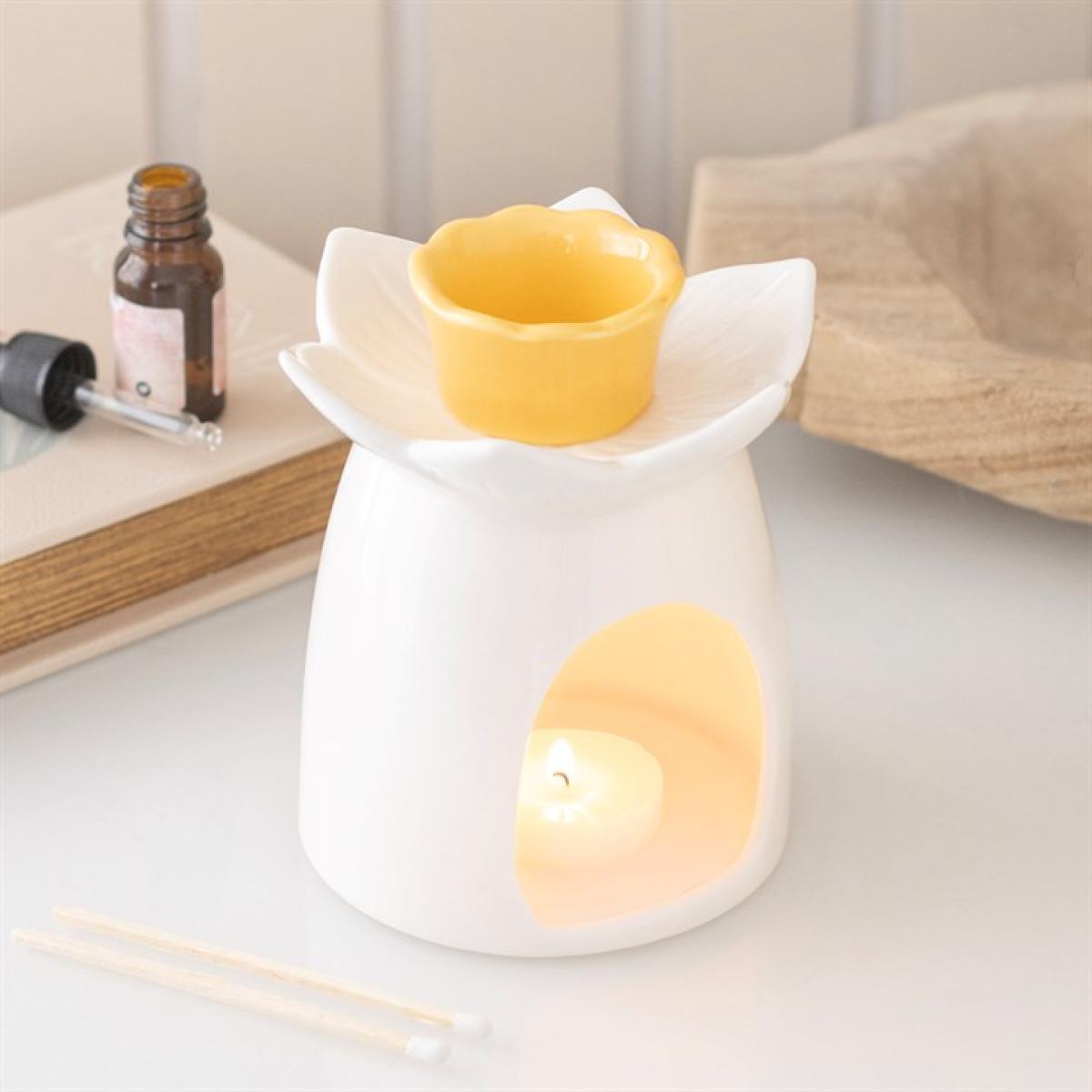 White Daffodil Oil Burner and Wax Warmer product image 1