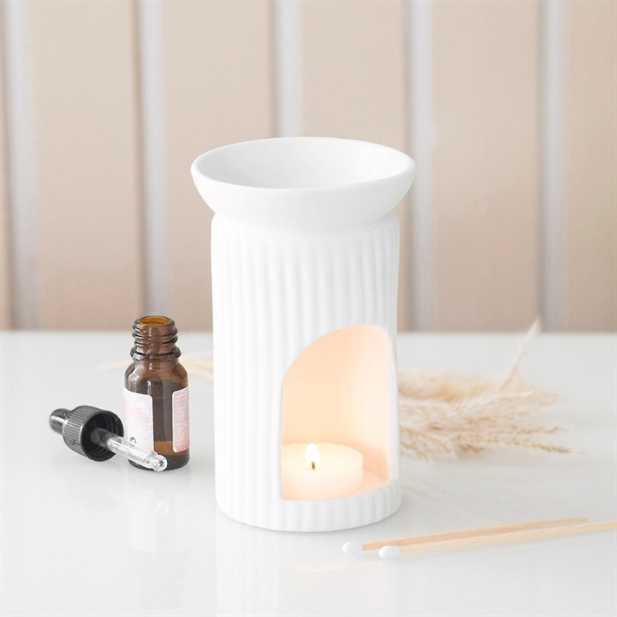 Ribbed Column Oil Burner product image 1